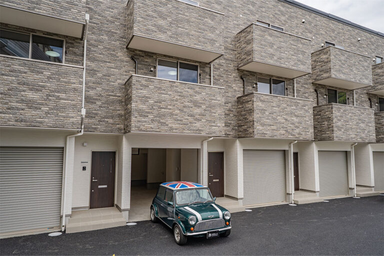 大容量ストレージ付きガレージ&ファミリー向け2LDK|茅ヶ崎市
