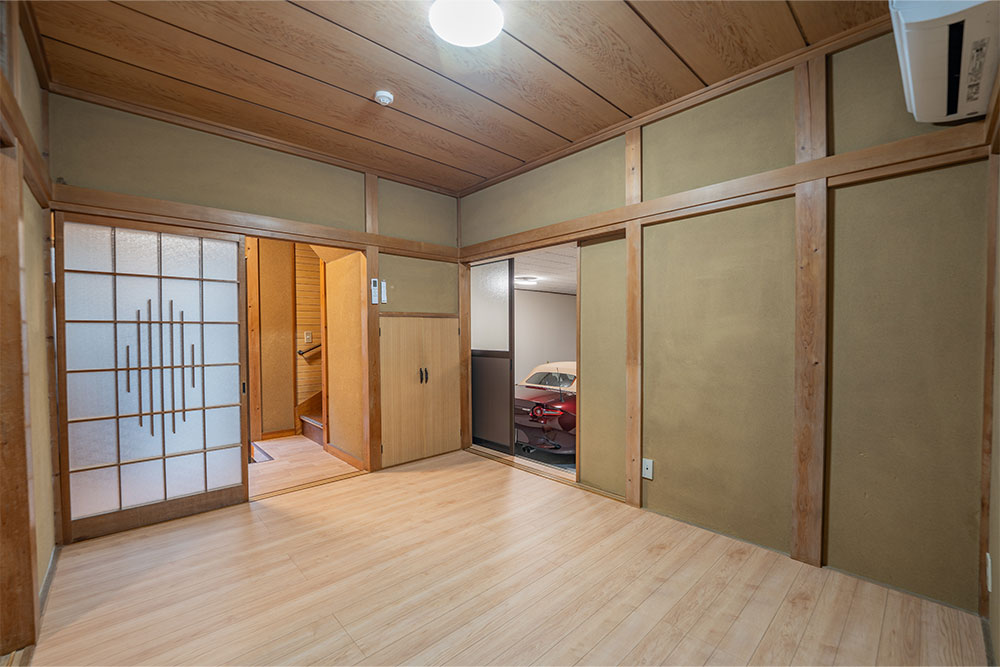 居室から出入りできるガレージ