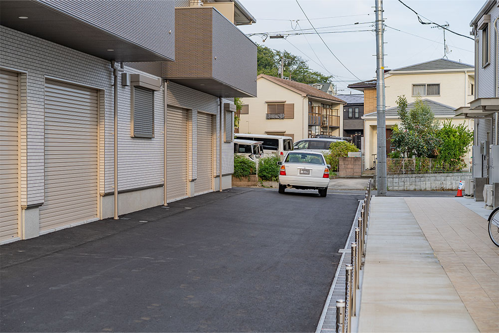 車路は幅員4.80mで無理なく入庫できる