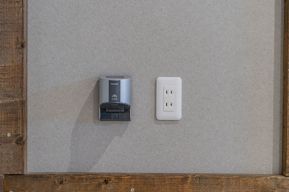 EV充電用200V電源&100Vコンセント