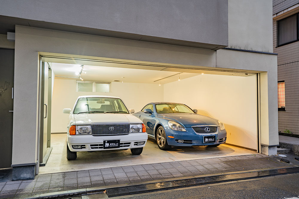 ガレージに駐車したSC430&コンフォート