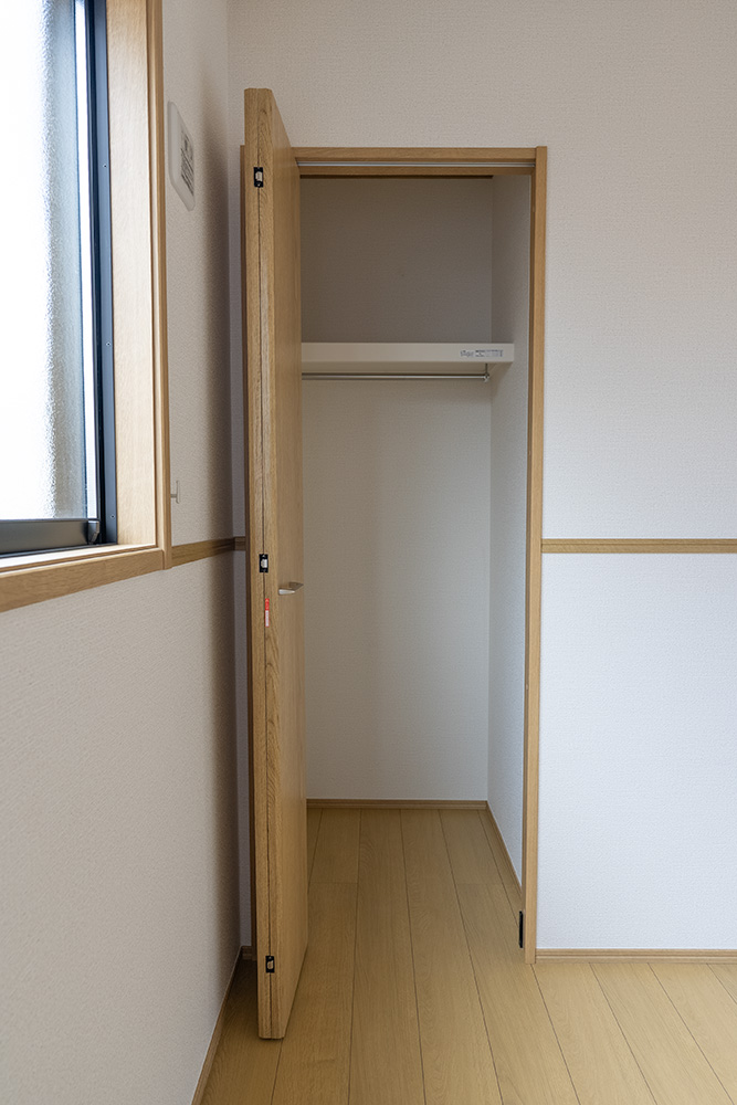 洋室に備わるクローゼット