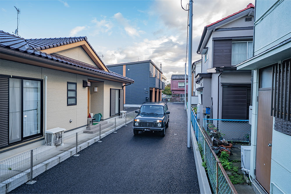 ストレスなく出入りできる幅員4mの車路