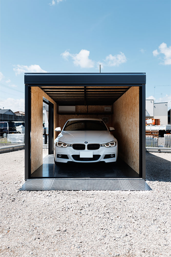 ガレージに駐車したBMW_3シリーズ