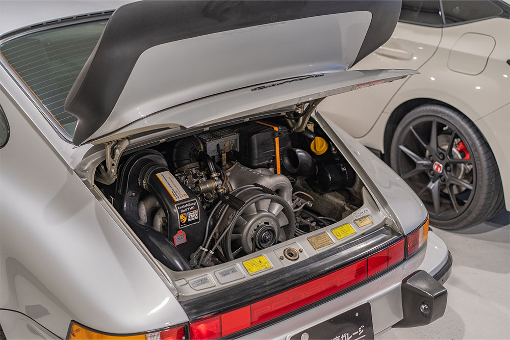 911(Type930)のエンジンルーム