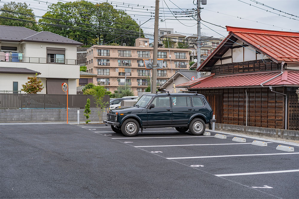 敷地内月極駐車場