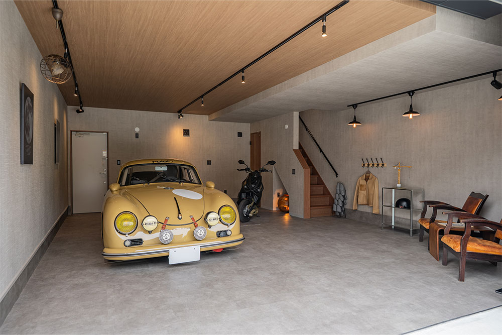 ガレージに駐車したPorsche_356A