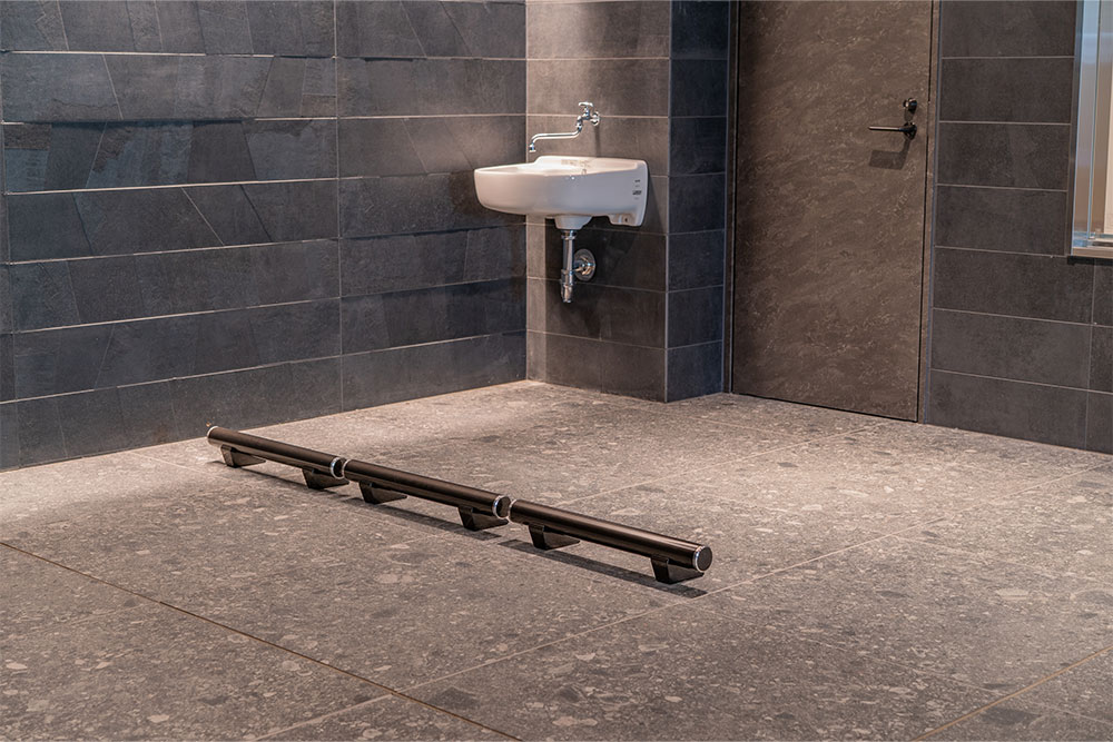 左側車室の輪止め