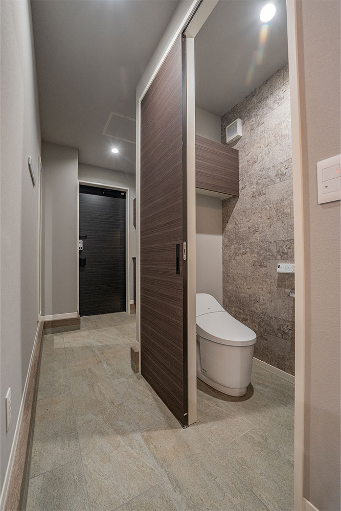トイレと玄関