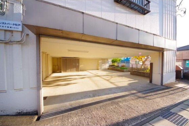 ＜4SLDK+ガレージ（112.50㎡）＞松戸市のガレージ付きマンション