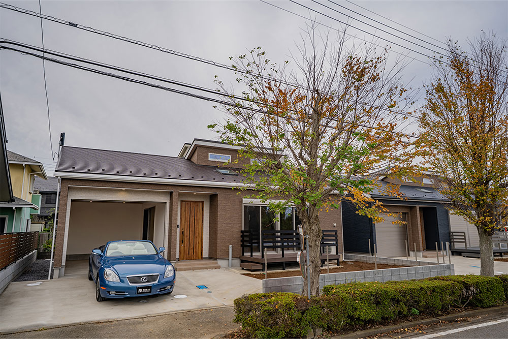 千葉県印西市小林北2丁目の賃貸戸建ガレージハウス「SKベジオ小林」とSC430