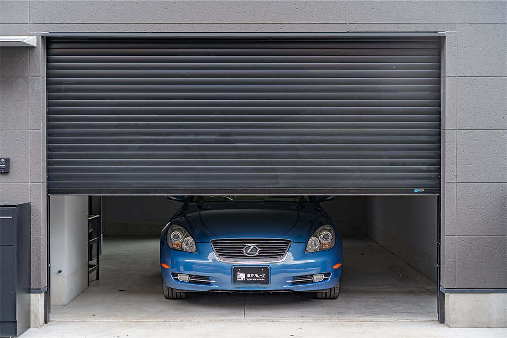 ガレージに駐車したLEXUS_SC430