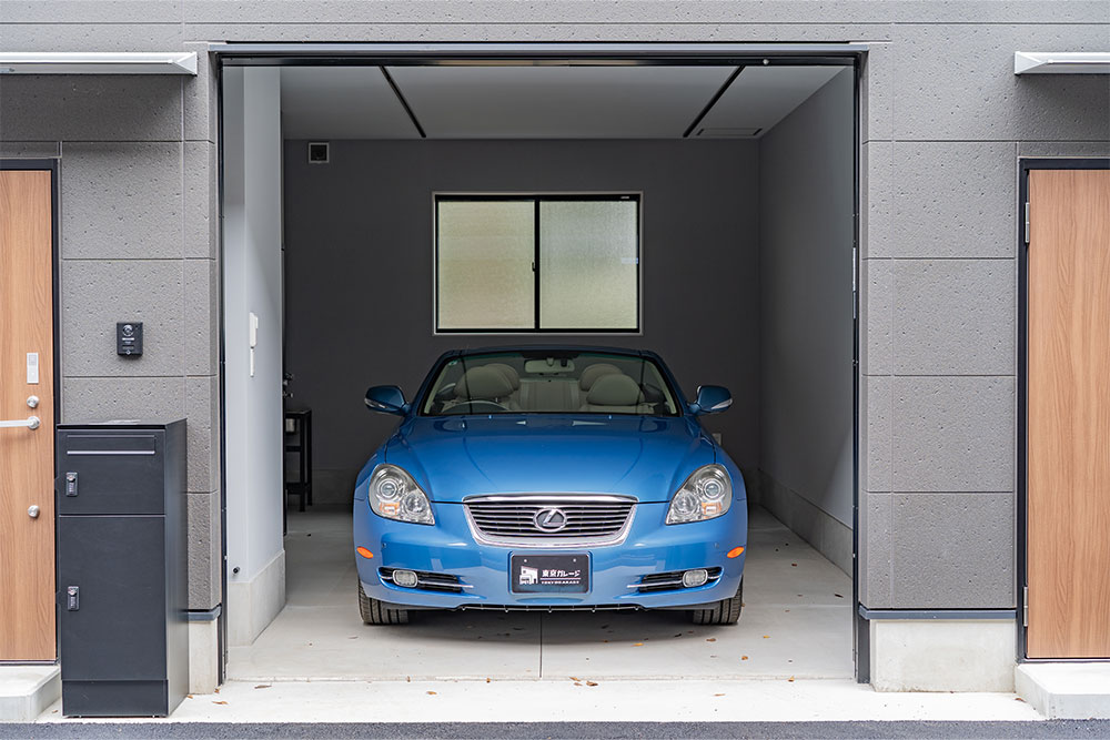 ガレージに駐車したLEXUS_SC430