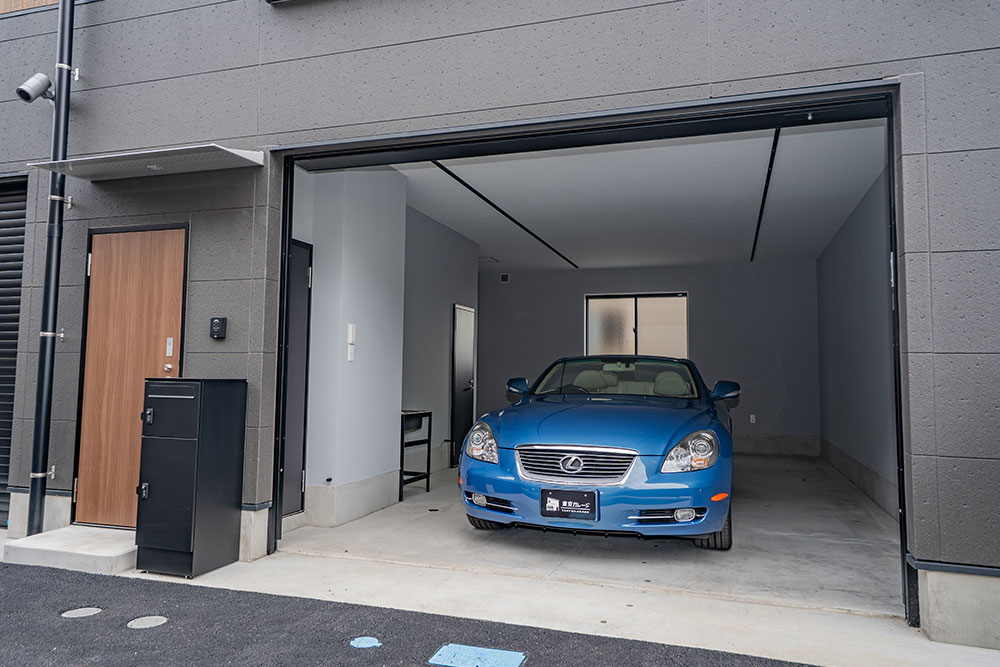ガレージに駐車したLEXUS_SC430