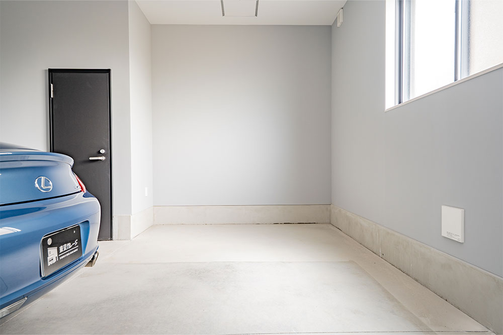 ガレージ後方の余白