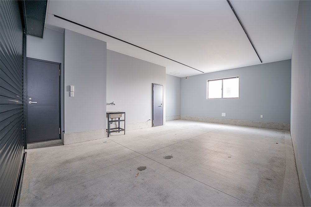 ガレージ内観