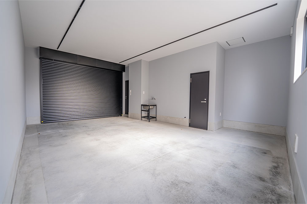 A-3のガレージ内観