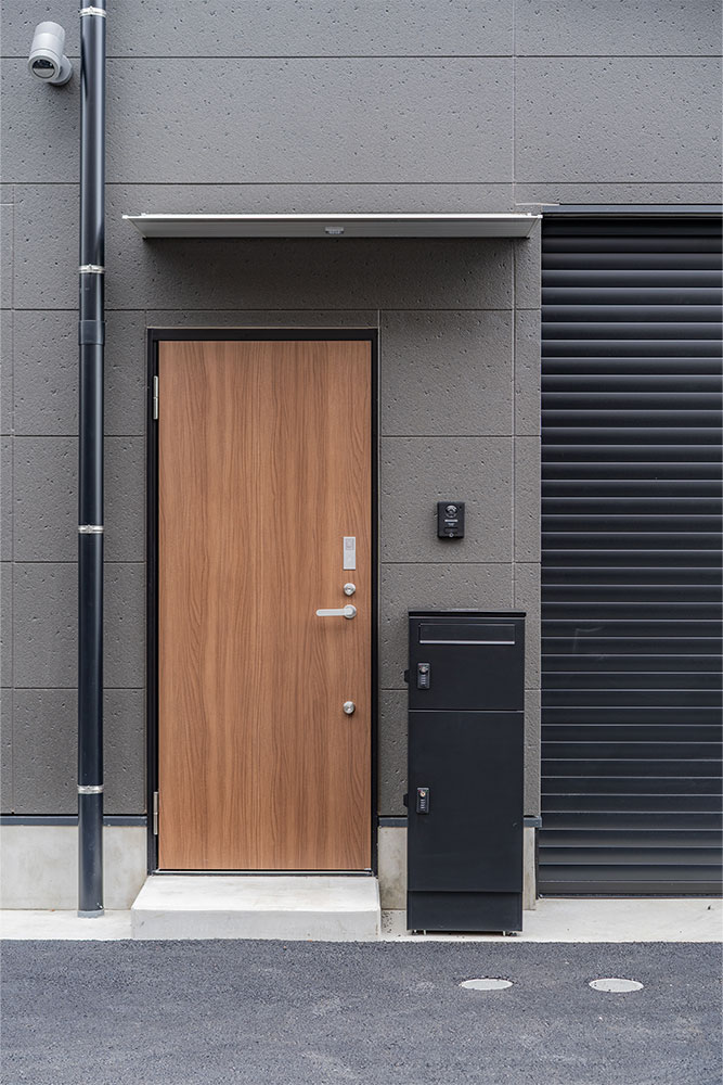 玄関と宅配ボックス