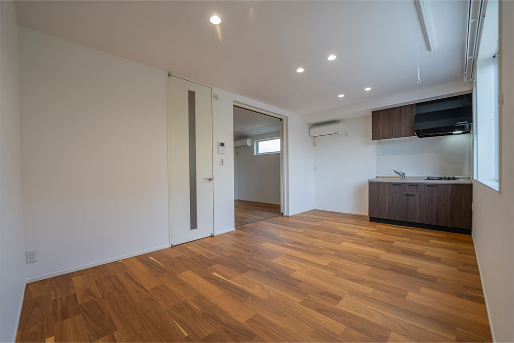 居室はLDK（10.5帖）+洋室（6.1帖）