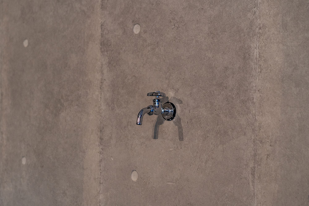 ガレージの水栓