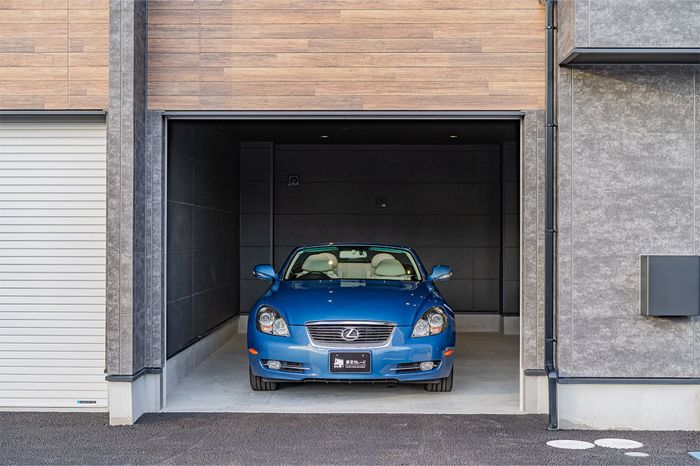 ガレージに駐車したLEXUS_SC430