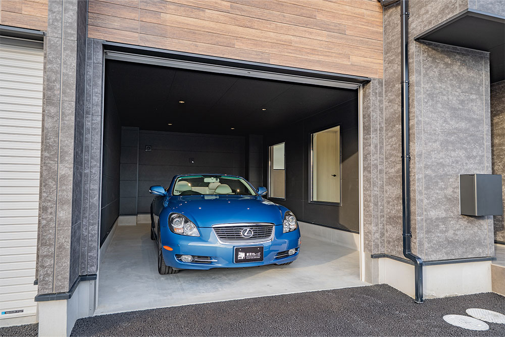 ガレージに駐車したLEXUS_SC430
