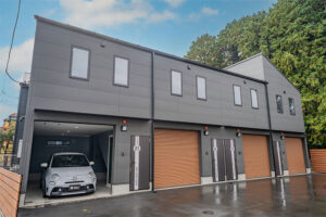 6.9m道路でアプローチ良好、6.1mガレージ＆ロフト付き1R｜町田市