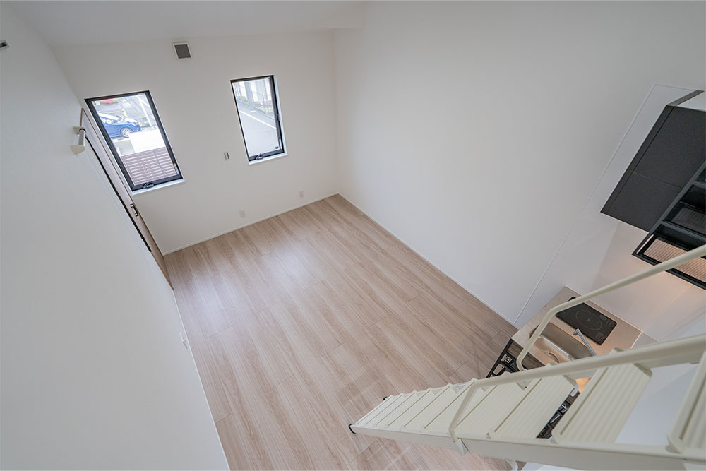 ロフトから見た居室