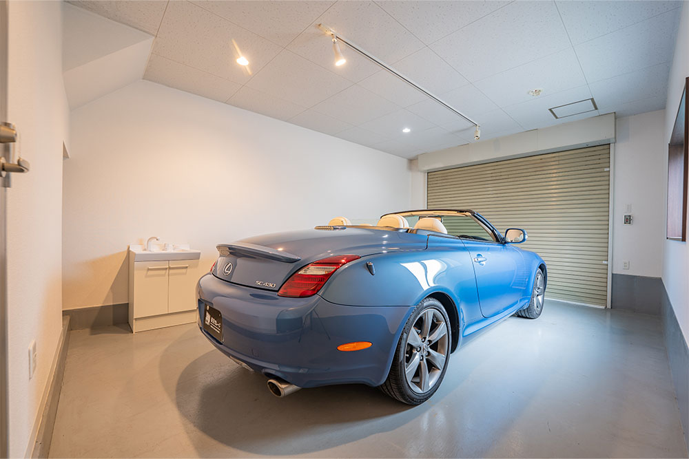 ガレージに駐車したLEXUS_SC430