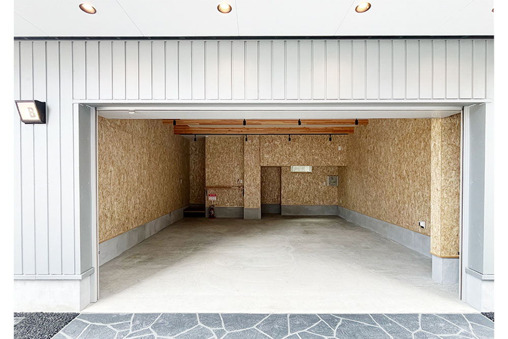区画Bガレージ