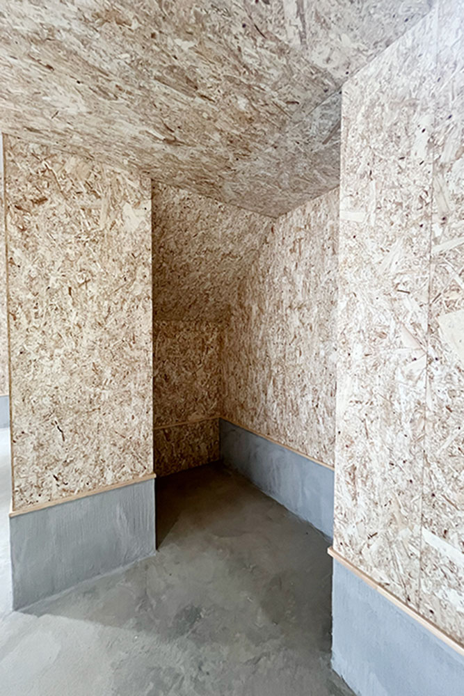 区画Bガレージの収納スペース