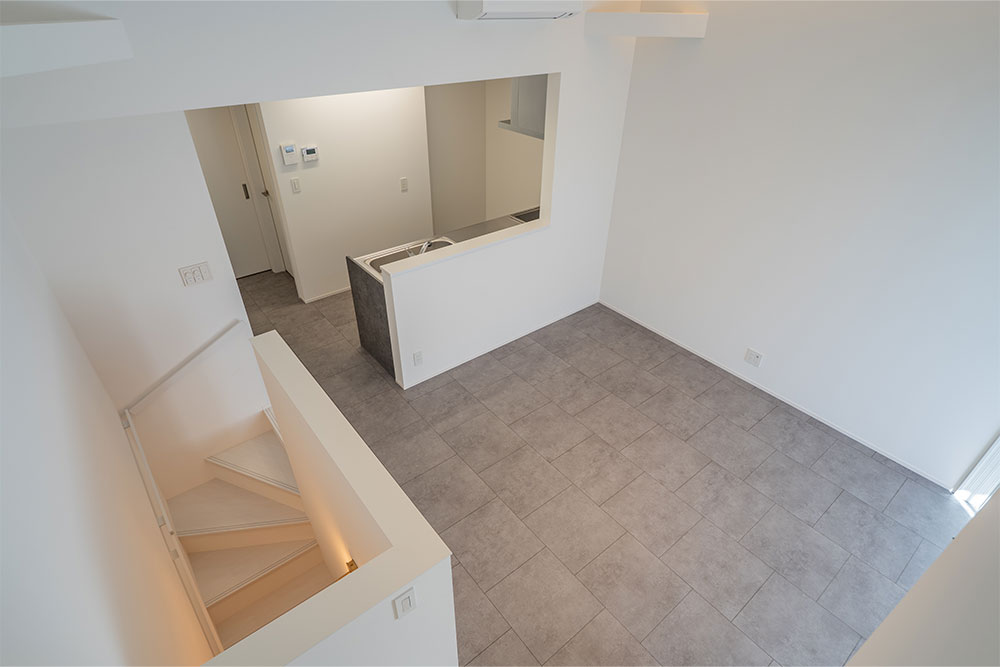 階段から見たLDK