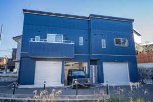 扇形の小高い角地に佇むランドマーク｜平山城址公園駅 徒歩9分