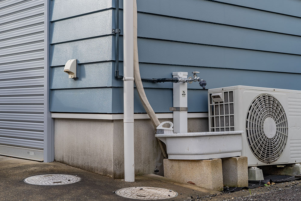 屋外水栓と屋外コンセント