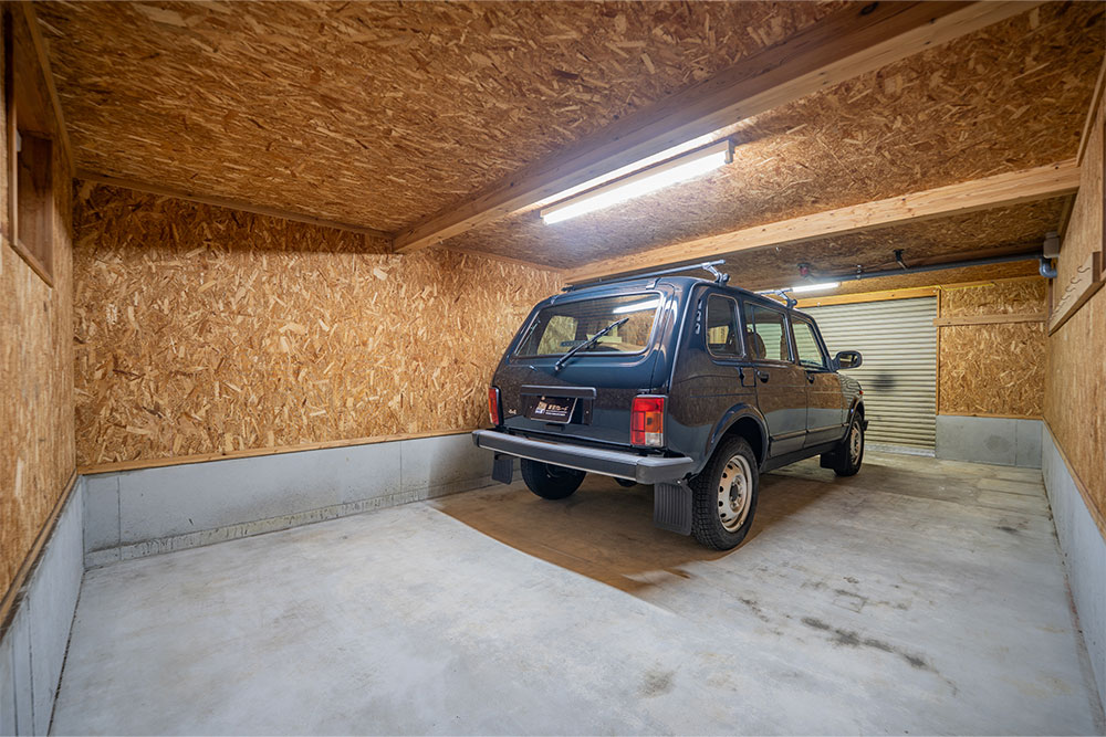 車+バイクにぴったりな奥行7.10m