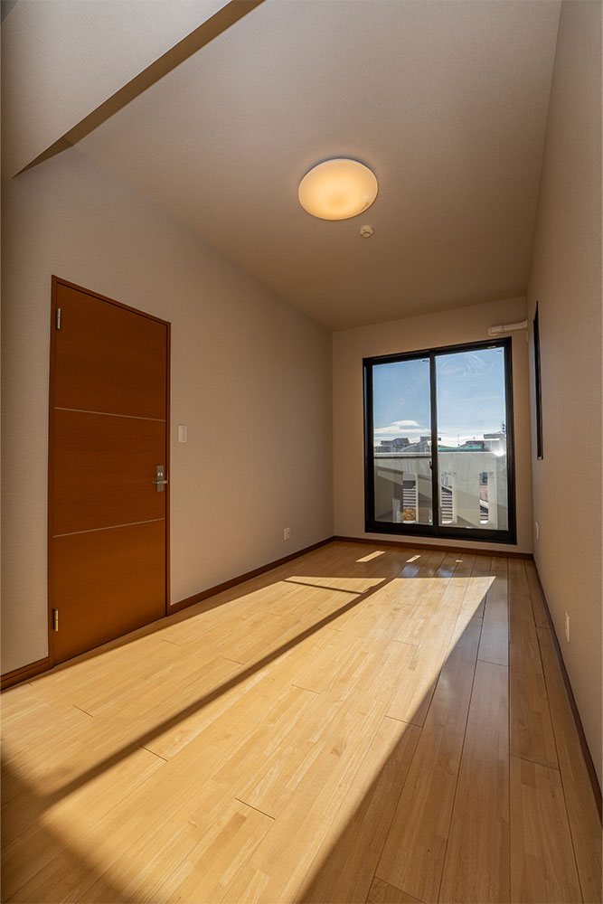 2F洋室（7.79帖）