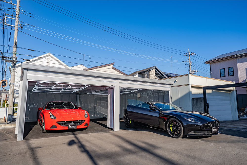 スーパーカーにぴったりなワイドガレージ