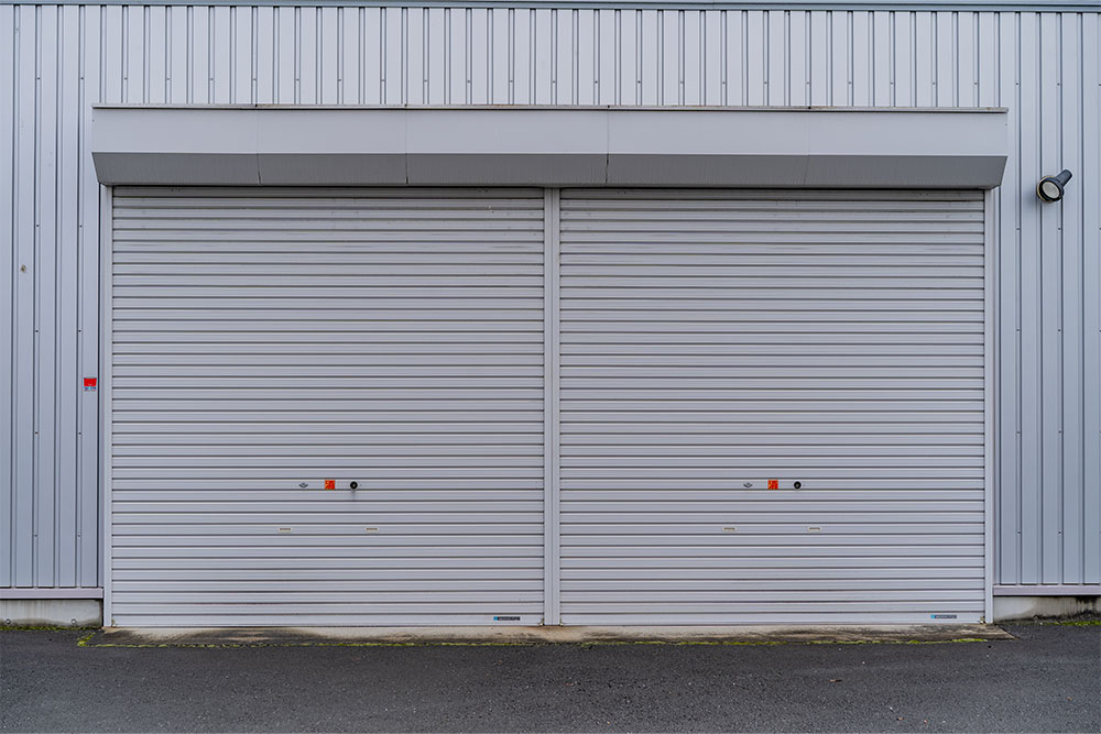 東側ガレージのシャッター