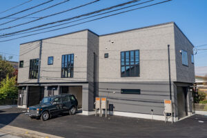 車趣味と通勤を上手に両立する1LDK+ガレージ｜鳩ヶ谷駅 徒歩12分