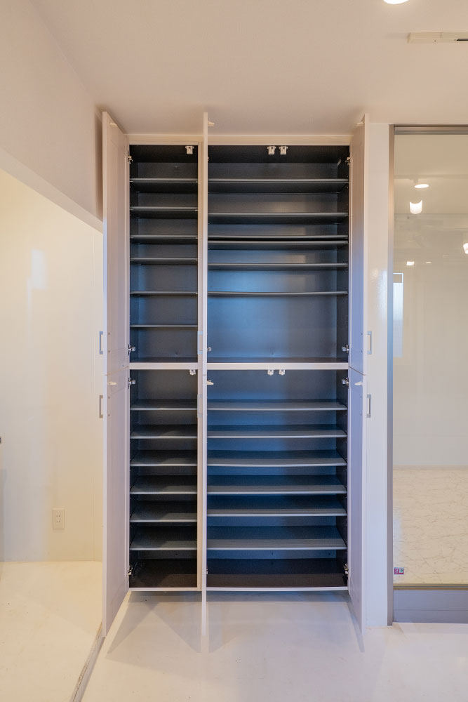 ガレージの収納