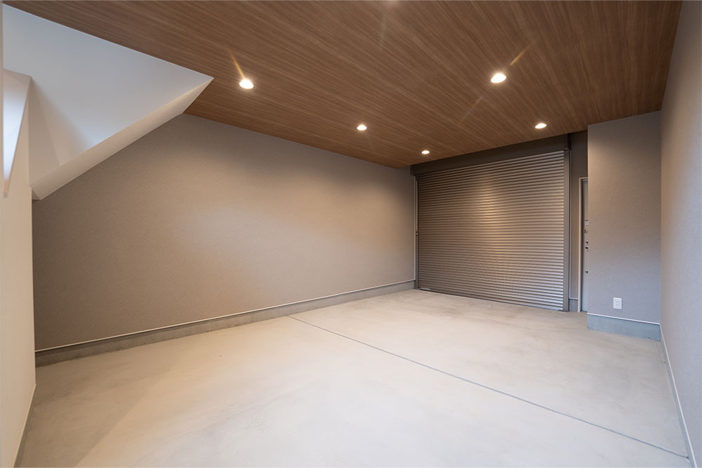 ガレージ内観
