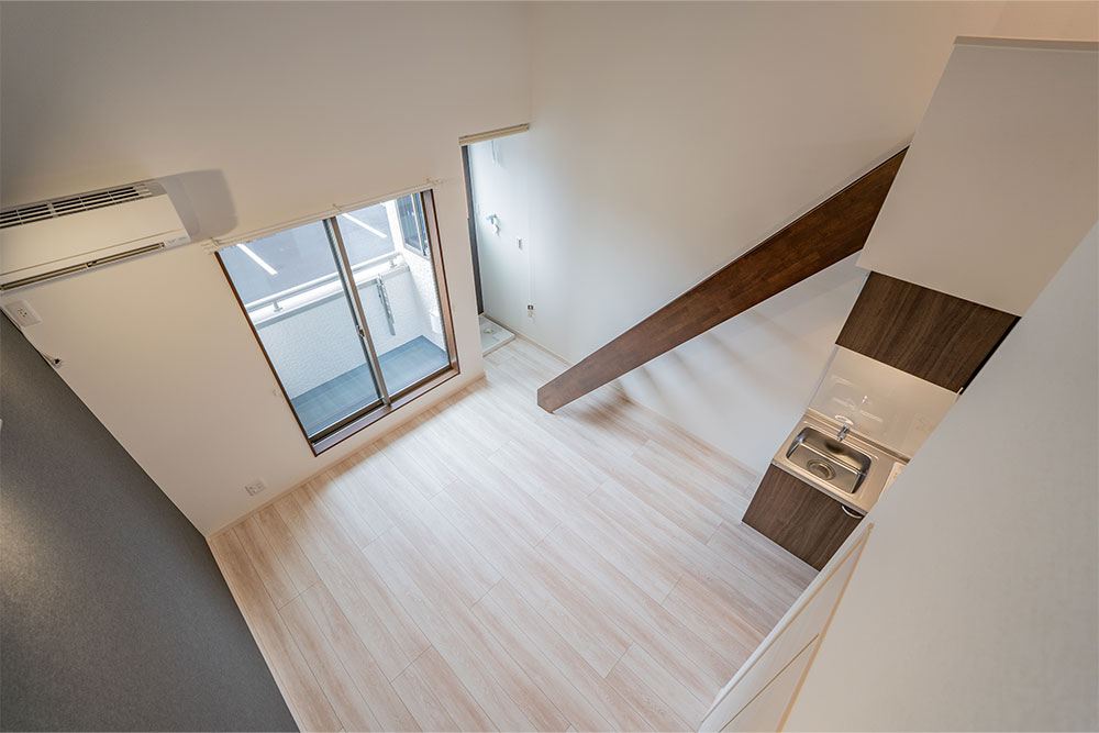 ロフトから見た居室
