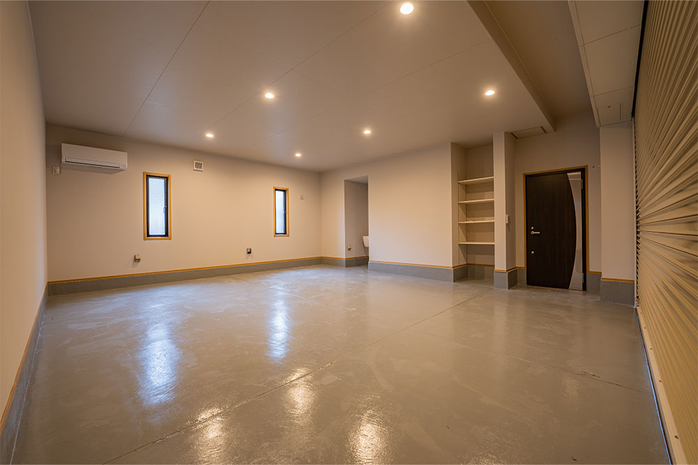 ガレージ内観
