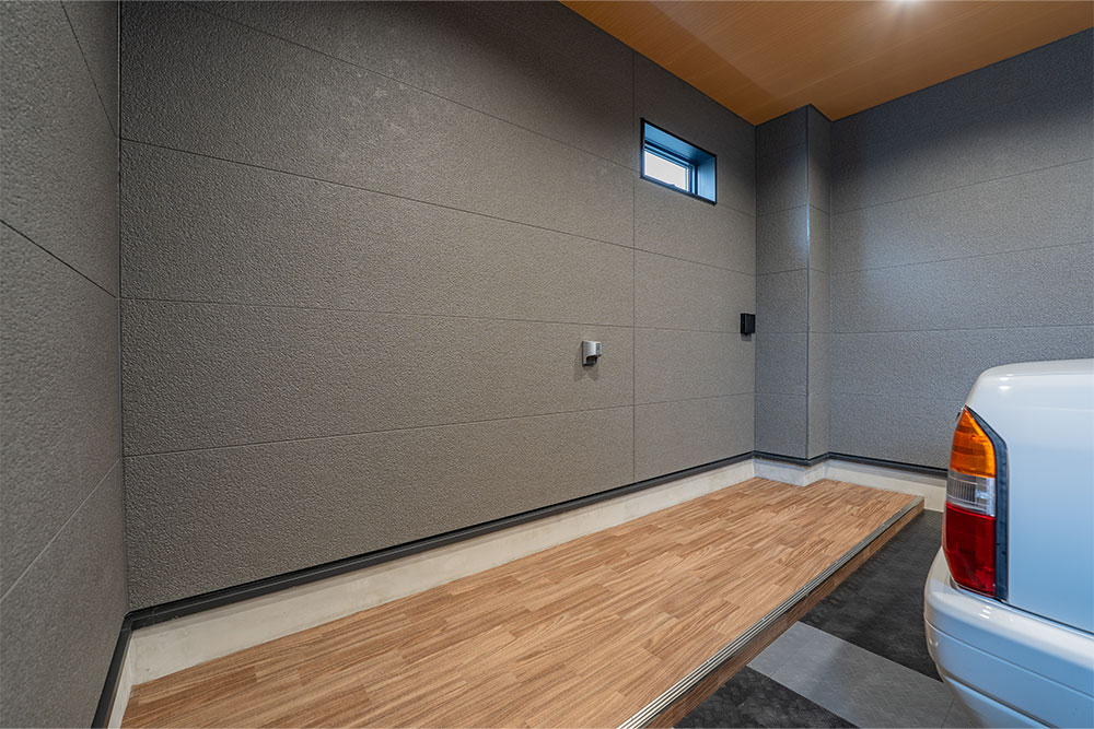 ガレージ後方の小上がり