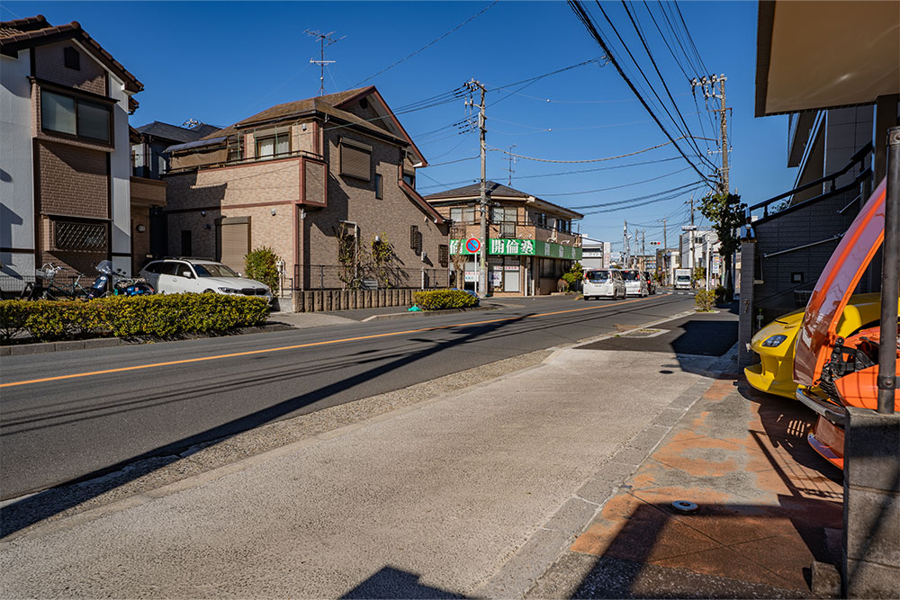 敷地入口の様子