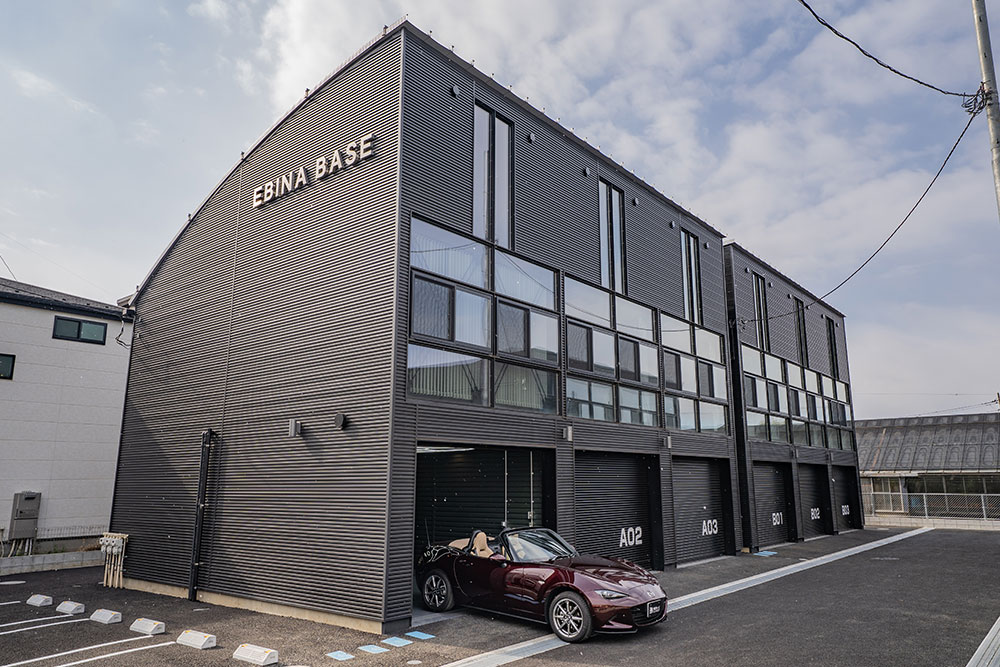 神奈川県海老名市上郷1丁目の賃貸ガレージハウス「EBINA BASE」とNDロードスター