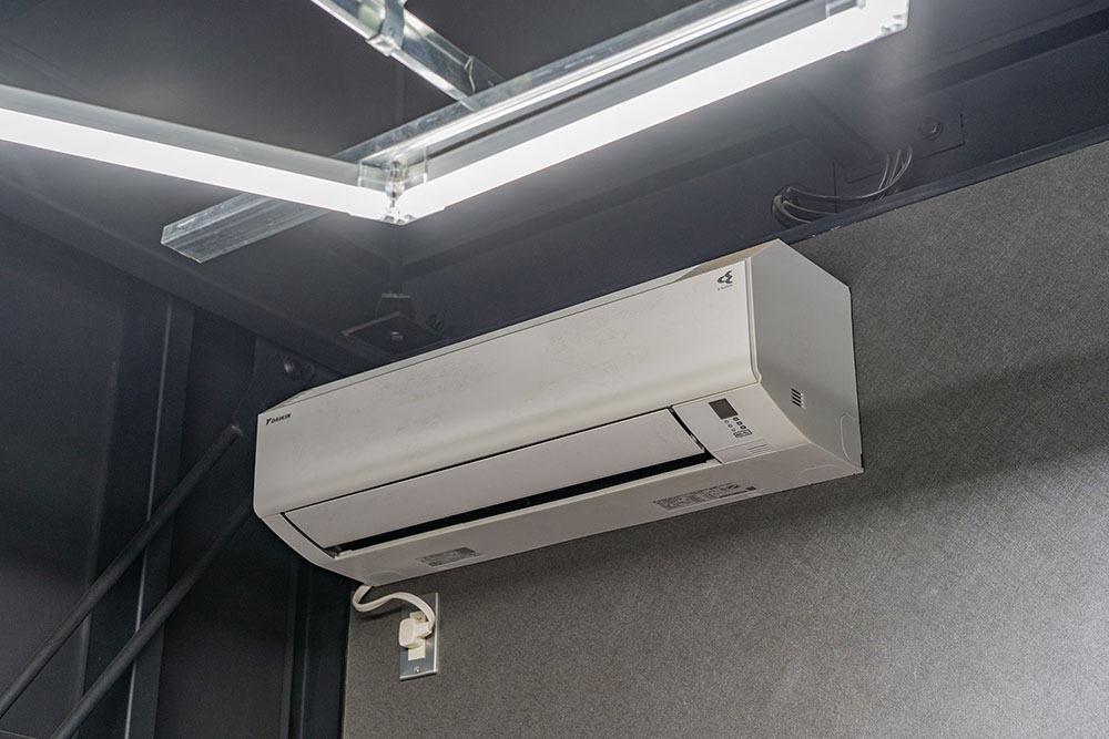 ガレージのエアコン
