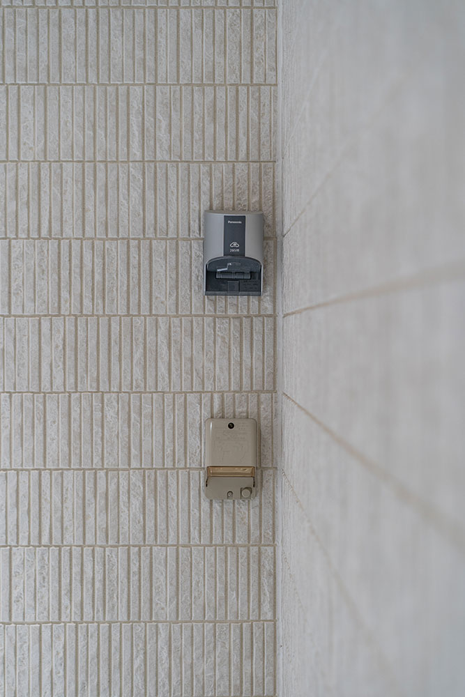 EV充電用200V電源と100Vコンセント