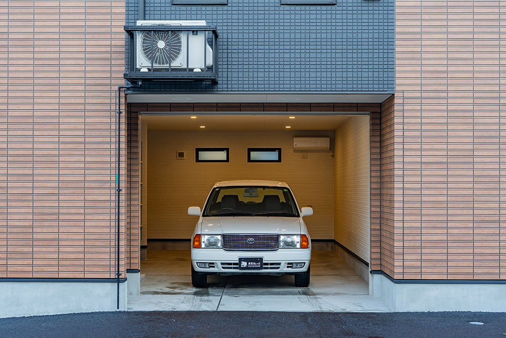 A/B号室は開口幅3.00mの1台ガレージ