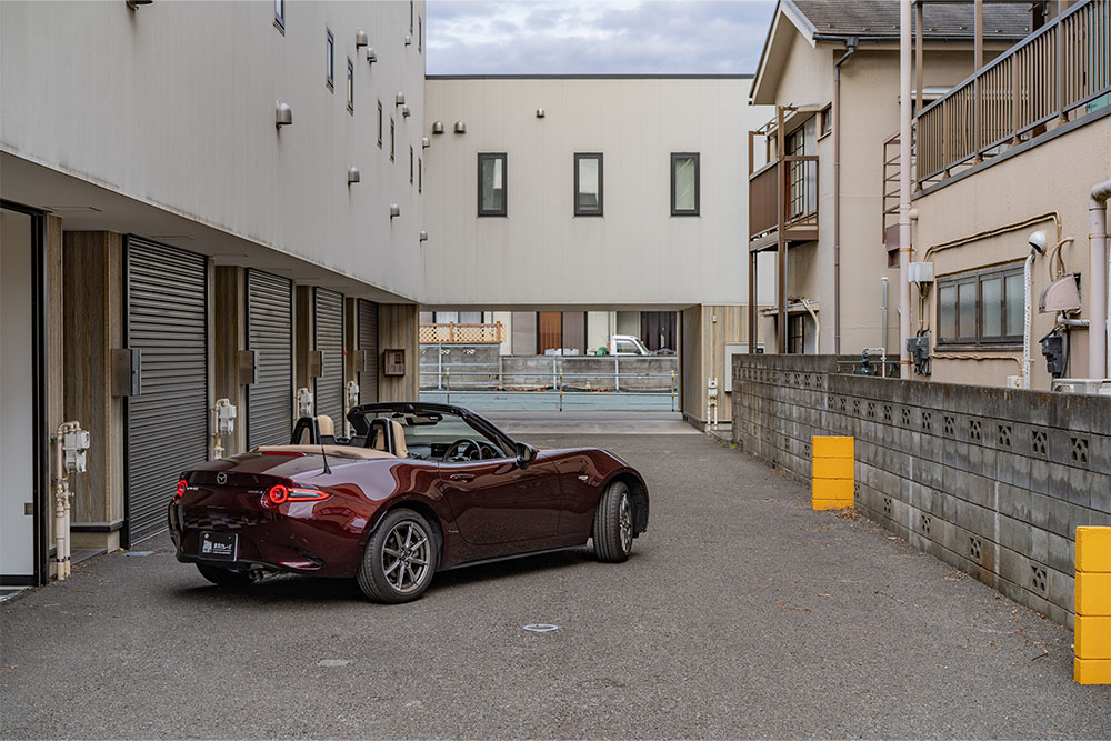 ガレージ前車路の様子